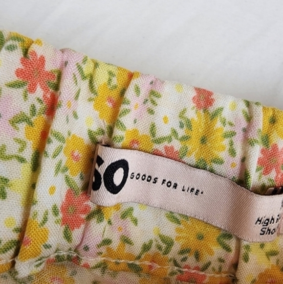 SO high rise ruffle yellow floral shorts Size XS - Picture 8 of 9